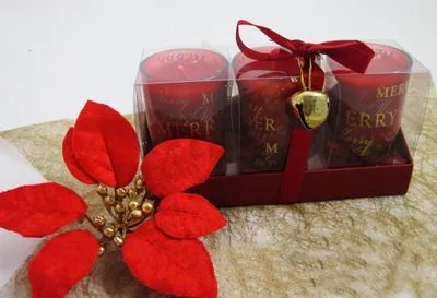 Produktbild von 3er-Set Duftteelichter im Glas mit weihnachtlichem Schriftzug – Rot
