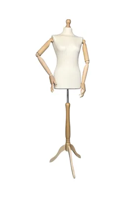 Produktbild von Weibliche Schaufensterpuppe mit Holzarmen - Schneiderpuppe für Damen, Kleidform für Schaufenster & Design, Schaufensterpuppe