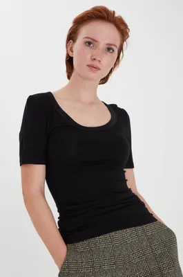 Produktbild von ICHI IHZOLA Damen T-Shirt Kurzarm Shirt rundhalsshirtp mit aufgesetzten Kanten Slim Fit