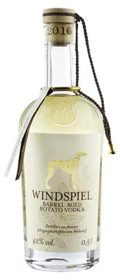 Imagen del producto de Vodka de patata añejada en barrica, marca Windspiel