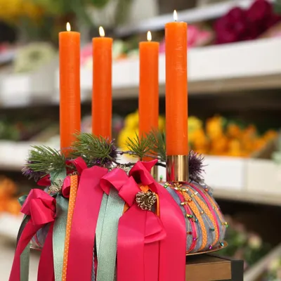 Produktbild von Stabkerzen Orange durchgefärbt 34x240mm 4er-Set Herbstdeko für Tisch & Halloween, 4 Stück