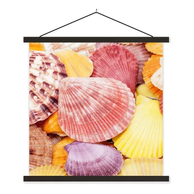 Produktbild von MuchoWow® Textilposter Muscheln - Rot - Gelb - Strand - Sommer 120x120 cm mit schwarzem Rahmen - Aufhängungsset