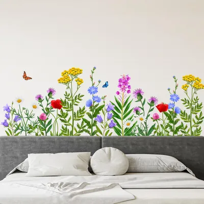 Produktbild von Set mit 2 Wandaufklebern mit grünen Pflanzen- und Blattmotiven, zum Abziehen und Aufkleben, zum Selbstaufhängen, mit Blumen, Schmetterlingen und Ranken.
