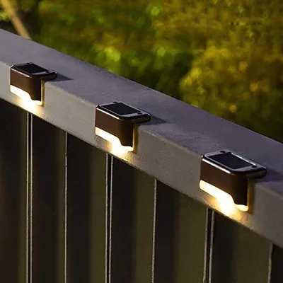 Produktbild von Solarbetriebene Außenbeleuchtung, Set aus 16 wasserdichten Solar-LED-Lampen, für Außentreppe, Zaun, Terrasse, Pergola und Wege (warmweißes Licht).