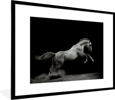 Produktbild von MuchoWow® MuchoWow® Gerahmtes Poster Pferd - Sand - Schwarz 80x60 cm - Poster mit zchwarzem Bilderrahmen - Schlafzimmer-Dekorationen - Fotoposter