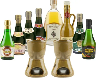 Produktbild von Setz von 8 Mets  mit Keramikwärmern (Honigwein Półtorak-Eineinhalber/ 3x Dwójniak-Halber / 4x Trójniak-Drittel) |1950ml | 13-16% Alkohol Metwein | Polnische Produktion