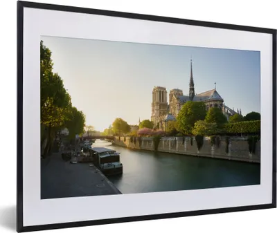 Produktbild von MuchoWow® MuchoWow® Gerahmtes Poster Die Notre-Dame in Paris bei Sonnenuntergang 60x40 cm - Poster mit zchwarzem Bilderrahmen - Schlafzimmer - Plakat in Rahmen - Drucken