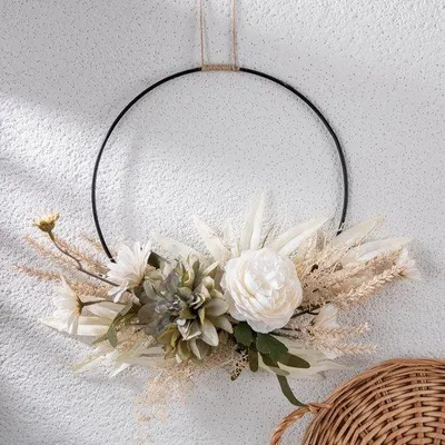 Produktbild von Türkranz mit Kunstblumen, dekorative Girlande für Willkommensgrüße, Herbstkranz mit Metallringen - 18 cm