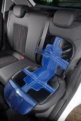 Immagine prodotto di Sottopiedi Famanu per seggiolini auto per bambini, 82 x 47 x 1,5 cm