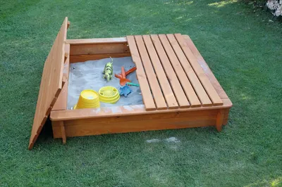 Produktbild von Sandkasten Tessa 120 mit Vollabdeckung Holz 120 x 120 x 24 cm braun