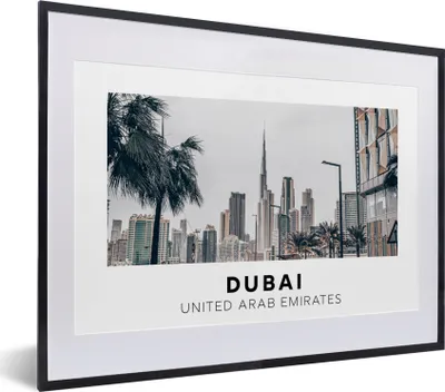 Produktbild von MuchoWow® Gerahmtes Poster Dubai - Skyline - Palme 40x30 cm - Poster mit Schwarzem Bilderrahmen Wandposter Rahmen Foto Bilder - Bilderrahmen - Poster im Rahmen