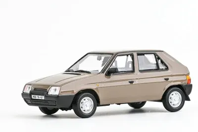 Zdjęcie produktu dla Škoda Favorit 136 L (1988) - Brązowy, model ABREX, skala 1:43