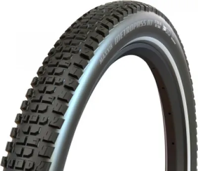 Immagine prodotto di Maxxis MetroPass AT 29×2.60 66-622, pneumatico antiforatura per tutti i terreni, tecnologia EXO TR, adatto per tutte le stagioni.