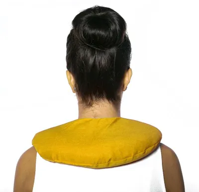 Produktbild von GIRAFFENLAND Traubenkern Nackenhörnchen mango 30x33 - Traubenkernkissen - Nackenkissen - Wärmekissen für Nacken