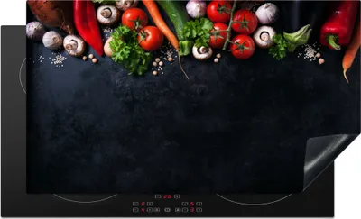Produktbild von KitchenYeah© Herdabdeckplatte Gemüse - Kräuter - Gewürze - Schwarz - Rustikal - Küche , 90x52cm, Küche Deko, Glaskeramikkochfeld Herdabdeckung, Abdeckplatte fùr Kochfeld