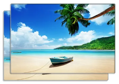 Produktbild von Wallario Frühstücksbrettchen 2er Set aus Glas, je 20 x 30 cm, mit rutschfesten Füßen, Motiv Urlaub am Palmenstrand unter Palmen mit Fischerboot