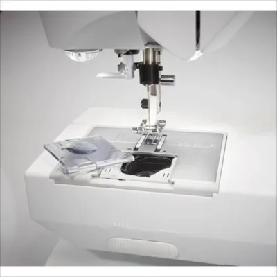 Produktbild von Husqvarna Viking Nähmaschine Opal 670, 200 mm Nähfläche, 3 Zoll Touchscreen, 200+ Stiche