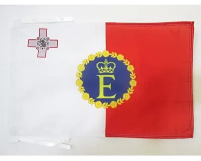 Flagge Königliche Standarte Malta 1967–1974 45x30 cm Kordeln