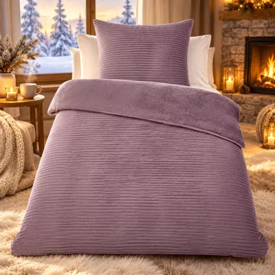 Produktbild von Bettwäsche Winter Flausch Cashmere Touch Uni Wende warm 2 teilig 135x200 mit RV Farbe CORD / AUBERGINE, KI-generiertes Bild