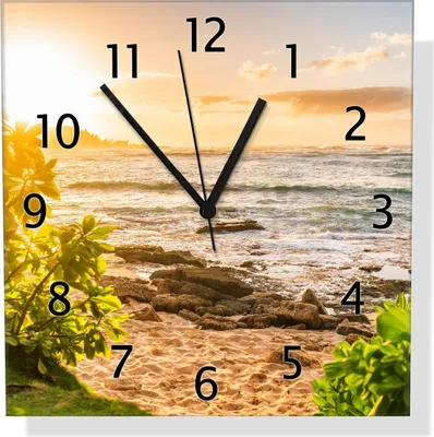 Produktbild von Wallario Design Wanduhr Strand im Morgenlicht aus Echtglas, Größe 30 x 30 cm
