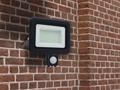 Obrázok produktu pre NEDES Vonkajší čierny LED reflektor 50W / 4000K - LF0024S