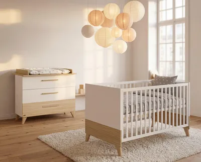 Immagine prodotto di Set di mobili per bambini "Theo" composto da:
- Lettino per bambini 70 x 140 cm, trasformabile
- Fasciatoio con 3 cassetti
- Maniglie e gambe in legno massello
- Colore: bianco / noce