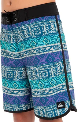 Zdjęcie produktu dla Quiksilver - Spodenki do pływania Surfsilk Scallop, 17 cali - Damskie