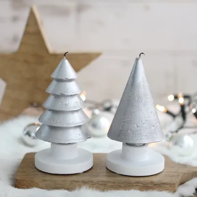 Produktbild von Tannenbaum-Kerze, Packung mit 2 Stück, Höhe ca. 12cm, Durchmesser ca. 7cm, viele Farben erhältlich | Weihnachtskerze, Farbe:Silber