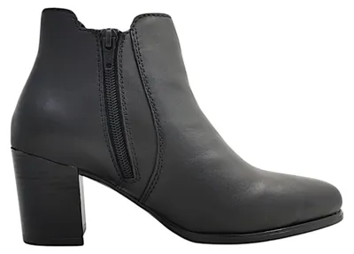 Imagen del producto de Zapatos y botas para mujer Rieker, color negro, para uso casual