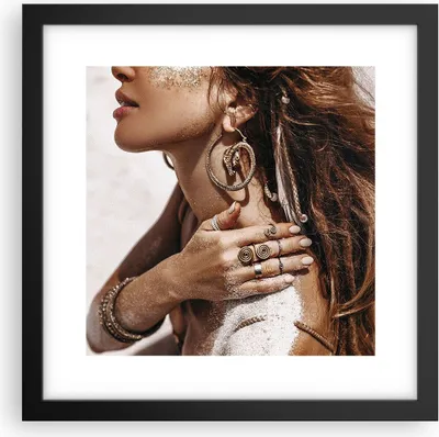 Produktbild von Gerahmtes Poster - Schwarzer Rahmen - Sand Frau Schmuck - 30x30 cm - Wand Bild - Wanddeko - Wandbilder - Kunstposter - Wandposter - Bilderrahmen - Bilder - Kunstdruck - P2BAC30x30-4802