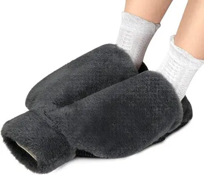 Imagen del producto de Unyqoos® Calentador para pies, tipo almohadilla térmica sin electricidad, 2 litros – Caucho natural con funda de forro polar súper suave, color gris, 35,5 x 30,5 cm, talla de zapato 35–42, antideslizante, protección contra quemaduras