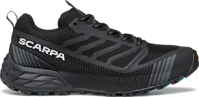 Schwarzer Trailrunning-Schuh "Ribelle Run LT" von Scarpa; seitliche Ansicht; mit strukturiertem Obermaterial und griffiger Sohle.
