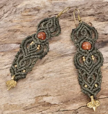Produktbild von Makramee Ohrringe, Festival Schmuck - Modell 2, Grün, Messing,Nylon, 8*3 cm, Ohrringe + Ohrstecker Modeschmuck