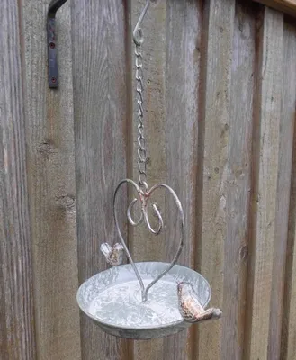 Produktbild von Vogeltränke mit Herz Vogelbad Schale z. Hängen an Kette Eisen grau massiv D 15