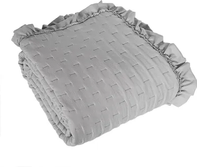 Produktbild von Tagesdecke auf dem Bett, elegant, mit Rüschen Savona 220x240cm Grau