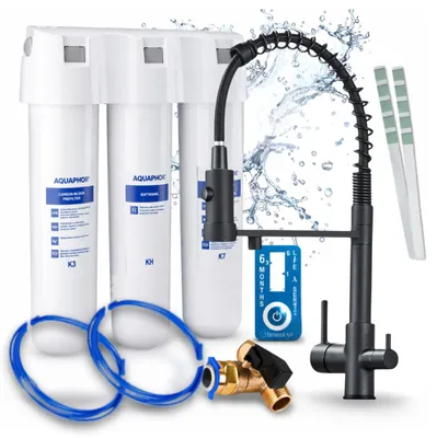 Image de Robinet de cuisine 3 voies Ari, finition noire mate, avec douchette extractible. Livré avec le système de filtration d'eau Aquaphor Kristall H