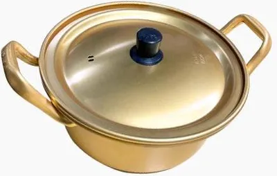 Produktbild von Koreanischer Goldtopf 16 cm mit Deckel – Ramyeon-Nudeltopf im Retrodesign