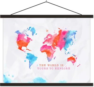 Produktbild von MuchoWow® Textilposter Weltkarte - Sprichwort - Motivation - Reisen 40x30 cm mit schwarzem Rahmen - Dekorationen