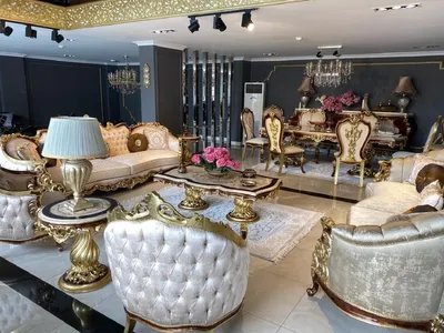 Produktbild von Casa Padrino Luxus Barock Wohnzimmer Set Silber / Braun / Gold - 2 Sofas & 2 Sessel & 1 Couchtisch & 2 Beistelltische - Handgefertigte Wohnzimmer Möbel im Barockstil - Edel & Prunkvoll