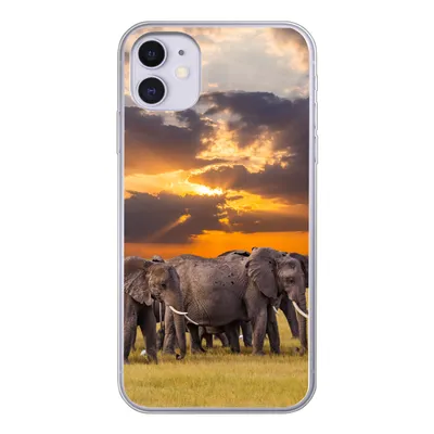 Produktbild von MuchoWow® Handyhülle Schutzhülle Hülle für iPhone 11 Elefant - Tiere - Gras - Sonnenuntergang - Natur Silikon Softcase Handy Hülle - Handytasche