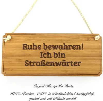 Produktbild von Mr. & Mrs. Panda Schild Straßenwärter - Geschenk, Rente, Shabby, Landhaus, Holzschild, Beruf, Geschenkidee, Graviert, Wegweiser, Türschild, Werbeschild, Schenken