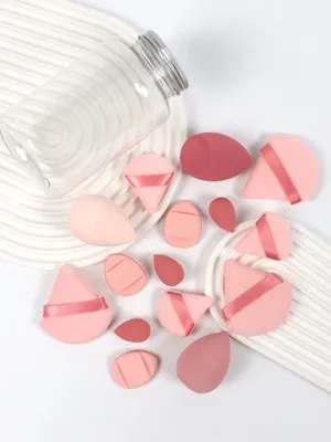 Produktbild von Set aus rosa Make-up-Schwämmen in einer Schachtel - Blender und Puderschwäne