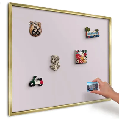 Produktbild von Magnettafel 80x60 cm mit goldenem Rahmen - Magnetische Metalltafel, Magnetpinnwand zur Wandmontage für Wohnzimmer, Küche, Flur, Kinderzimmer und Büro - Helllila