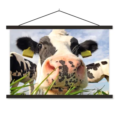 Produktbild von MuchoWow® Textilposter Kuh - Bauernhof - Gras - Tiere 120x80 cm mit schwarzem Rahmen - Wanddeko