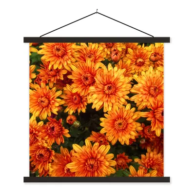 Produktbild von MuchoWow® Textilposter Blumen - Orange - Chrysantheme 60x60 cm mit schwarzem Rahmen - Posteraufhänger