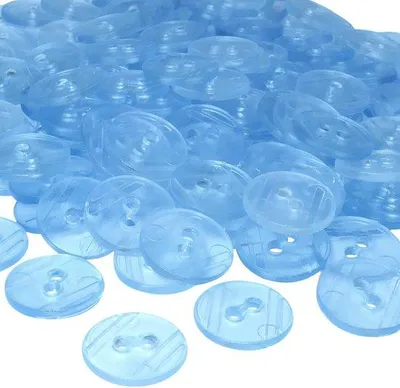 Imagen del producto de Tapas de plástico, Ø15x2,2 mm, con 2 agujeros, de color azul claro transparente, 100 unidades, diámetro de 2 mm