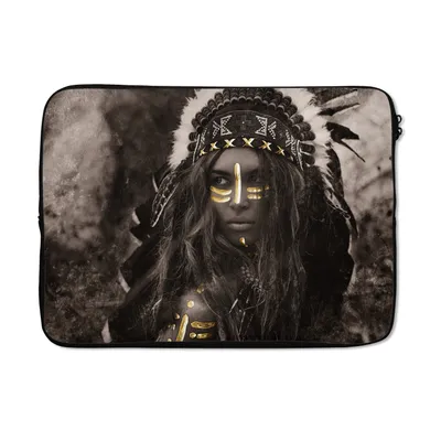 Produktbild von MuchoWow® Laptop Hülle 14 ZollFrau - Indianerkleid - Gold Laptoptasche - Laptoptasche - Stoßsicher - Schutzhaube