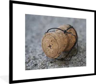 Produktbild von MuchoWow® Gerahmtes Poster Nahaufnahme eines Korkens 80x60 cm - Poster mit Schwarzem Bilderrahmen Wandposter Rahmen Foto Bilder - Schlafzimmer-Dekorationen - Fotoposter
