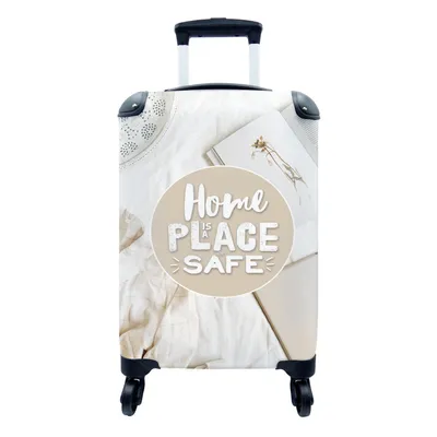 Produktbild von MuchoWow® Koffer Handgepäck Trolley Rollkoffer Kleine Reisekoffer mit 4 Rollen - Sprichwörter - 'Das Zuhause ist ein Ort der Sicherheit' - Zitate - Cabin Size < 55x40x23 cm & 55x40x20 cm - Fotokoffer - Kabinenkoffer - Boardgepäck - Reise-Box - Reisekoffer - Reisegepäck - Koffer mit Bild - Trolley für Kinder