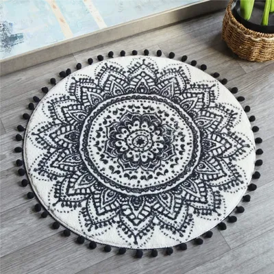Produktbild von Omgoods – Boho-Badezimmerteppich in Beige und Schwarz mit Pompons